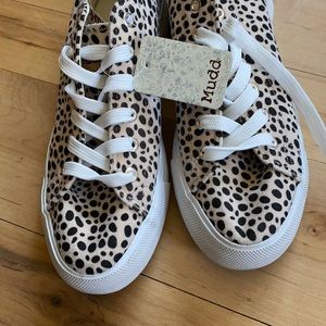 Mudd sneakers
